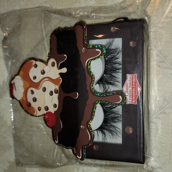 Bombshell Cosmetica Lashes Brownie Sundae - Picture 3 of 4